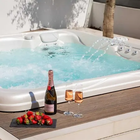 Noles By Feel Croatia