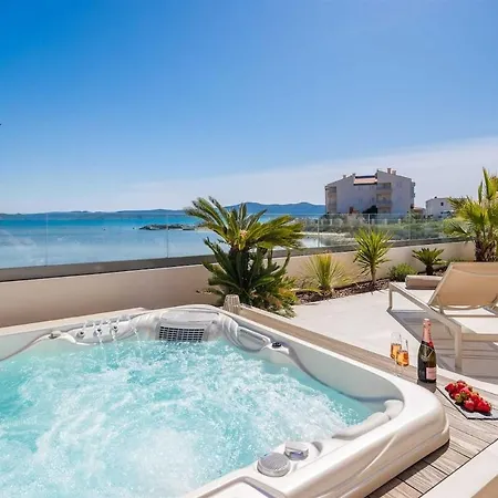 Noles By Feel Croatia *